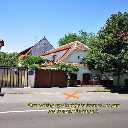Bike House - 250-Year-Old Restored House In A Quiet Area Braşov Exterior foto