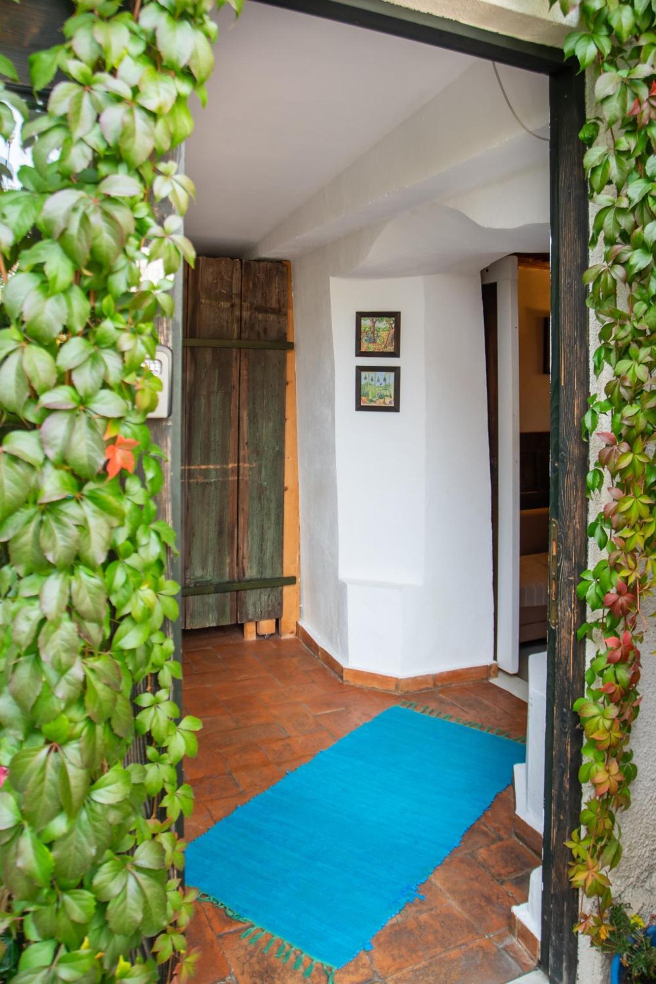 Bike House - 250-Year-Old Restored House In A Quiet Area Braşov Exterior foto