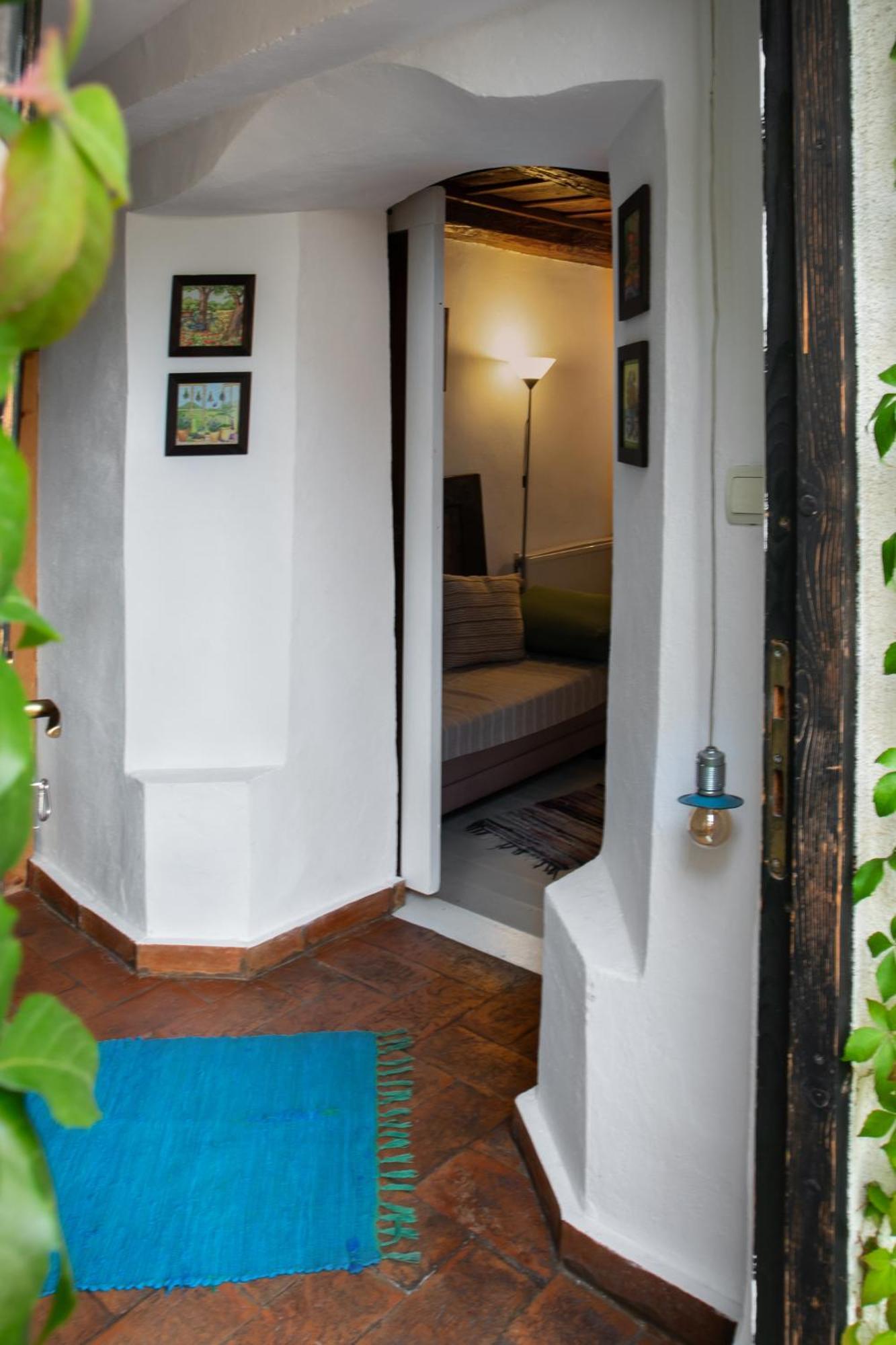 Bike House - 250-Year-Old Restored House In A Quiet Area Braşov Exterior foto