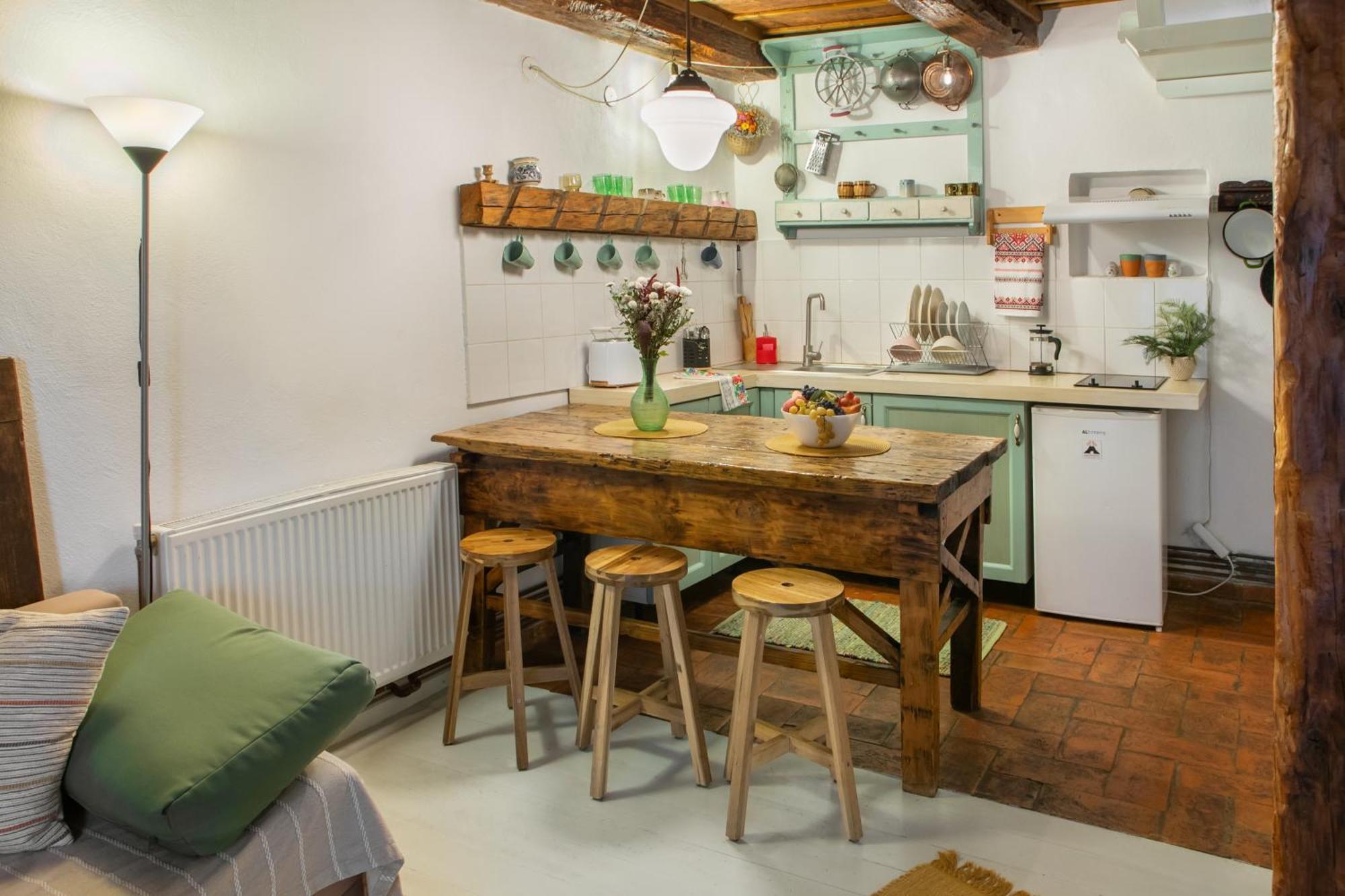 Bike House - 250-Year-Old Restored House In A Quiet Area Braşov Exterior foto