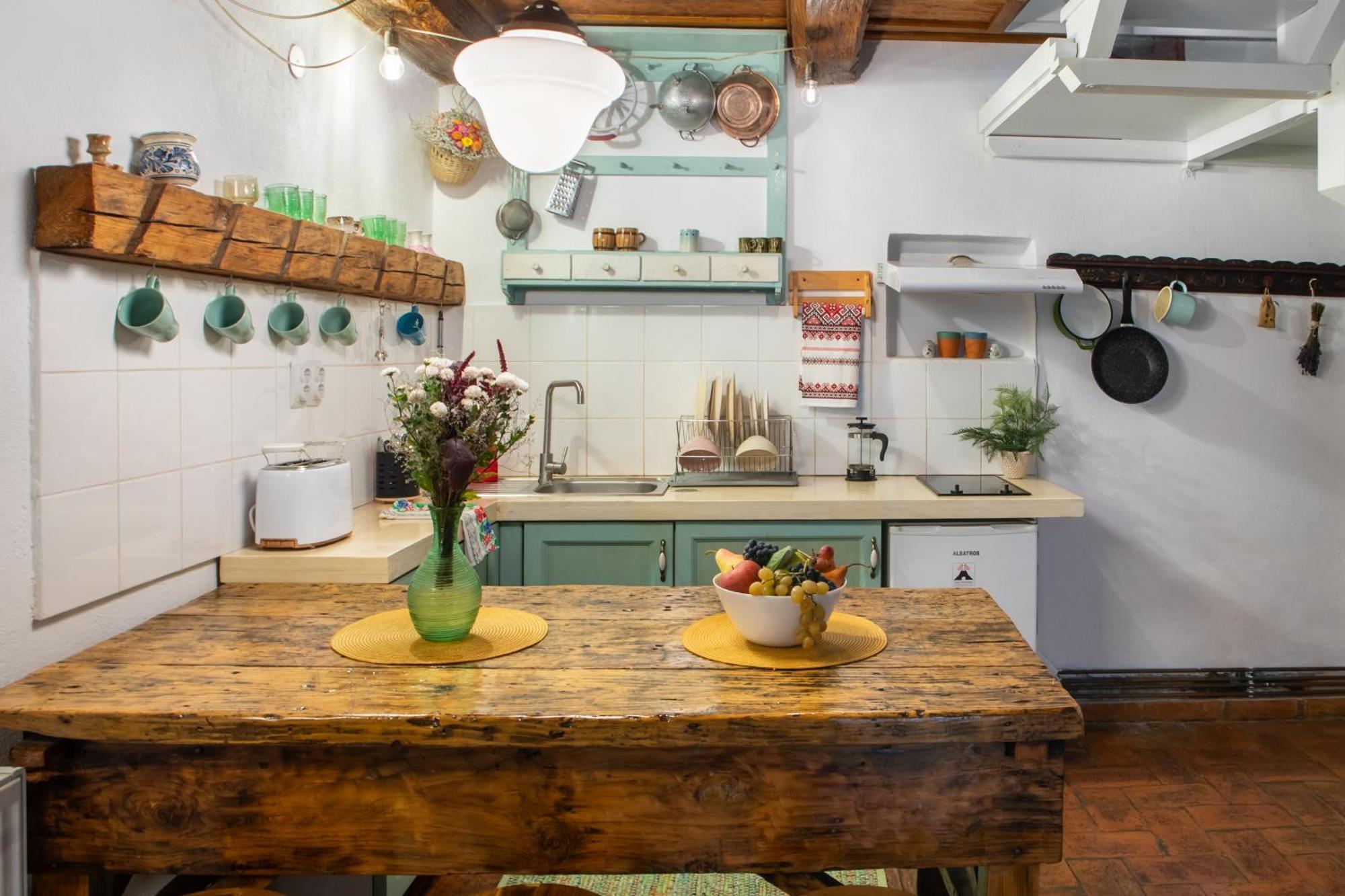 Bike House - 250-Year-Old Restored House In A Quiet Area Braşov Exterior foto