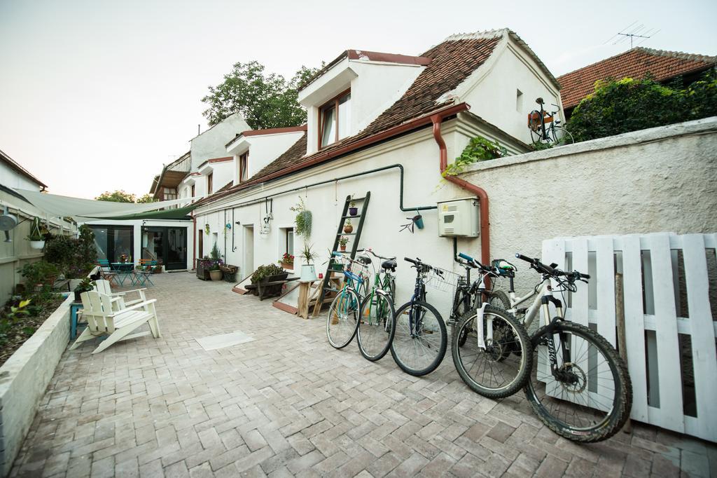 Bike House - 250-Year-Old Restored House In A Quiet Area Braşov Exterior foto