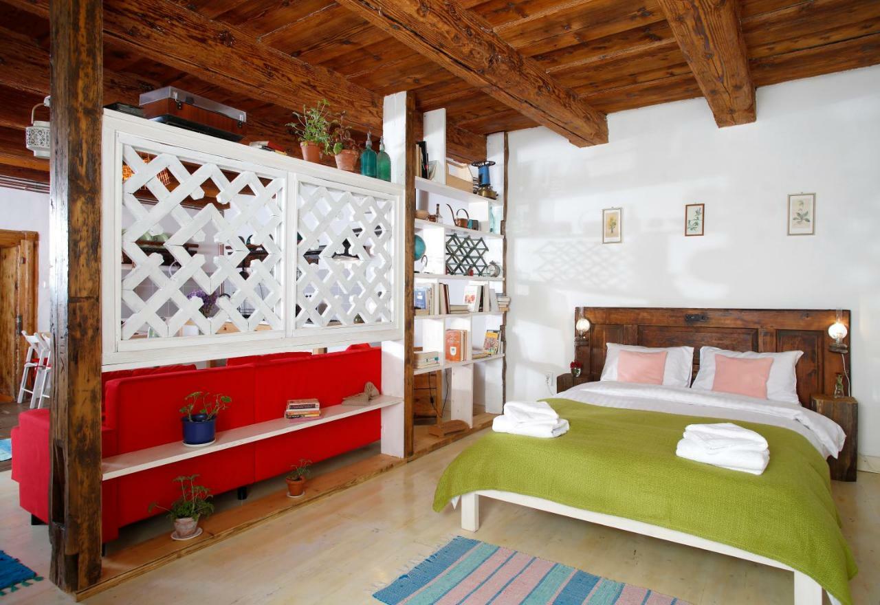 Bike House - 250-Year-Old Restored House In A Quiet Area Braşov Exterior foto