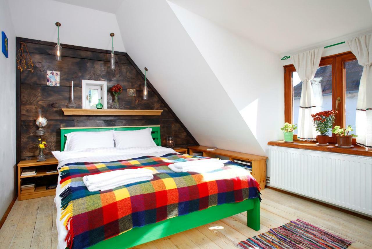 Bike House - 250-Year-Old Restored House In A Quiet Area Braşov Exterior foto